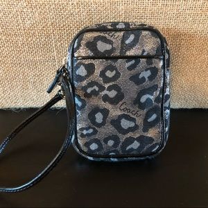 Coach - Small Wristlet